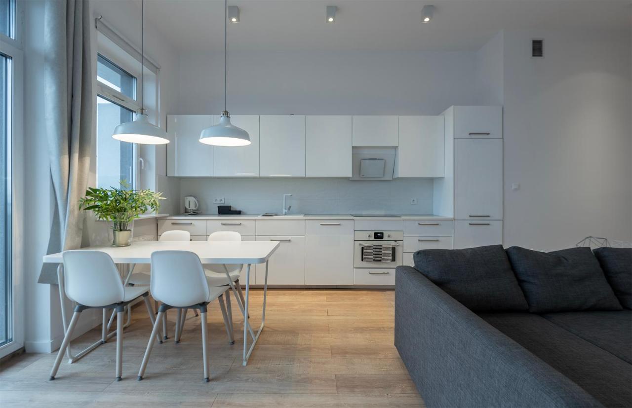 Penthouse With A View Of & Free Parking *