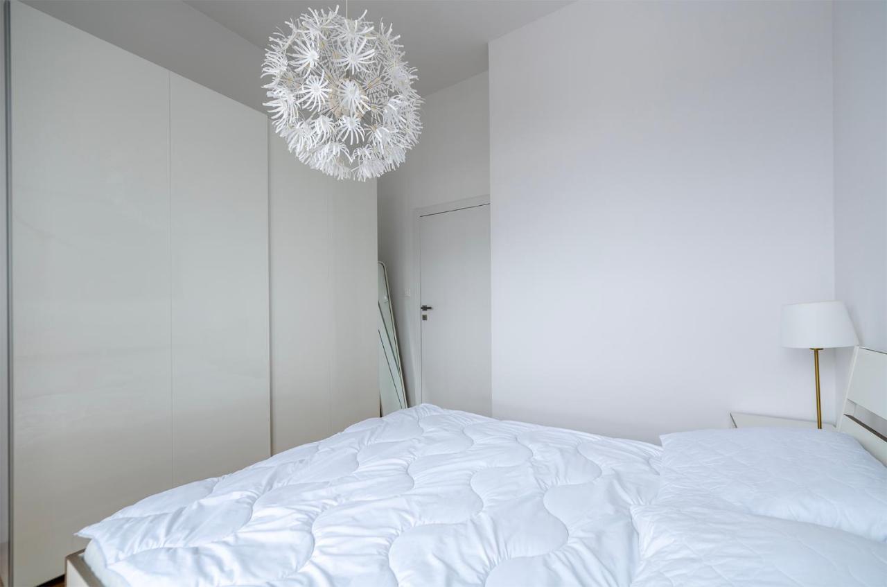 Penthouse With A View Of & Free Parking