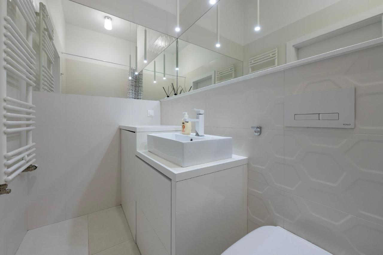 Penthouse With A View Of & Free Parking Apartment *